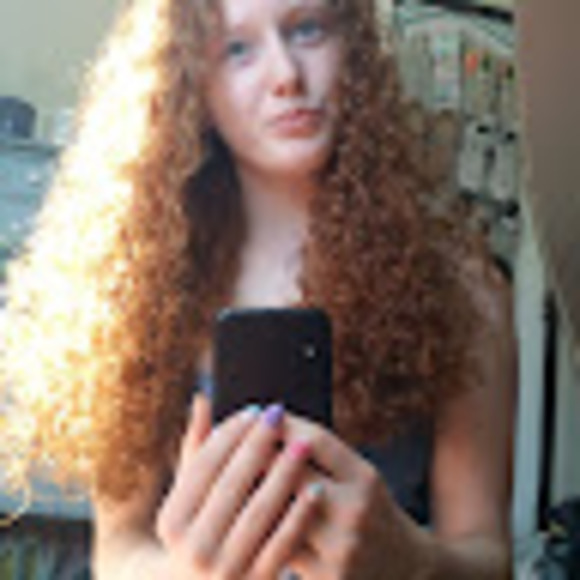 Meet your Posher, Aionna - Picture 1 of 1